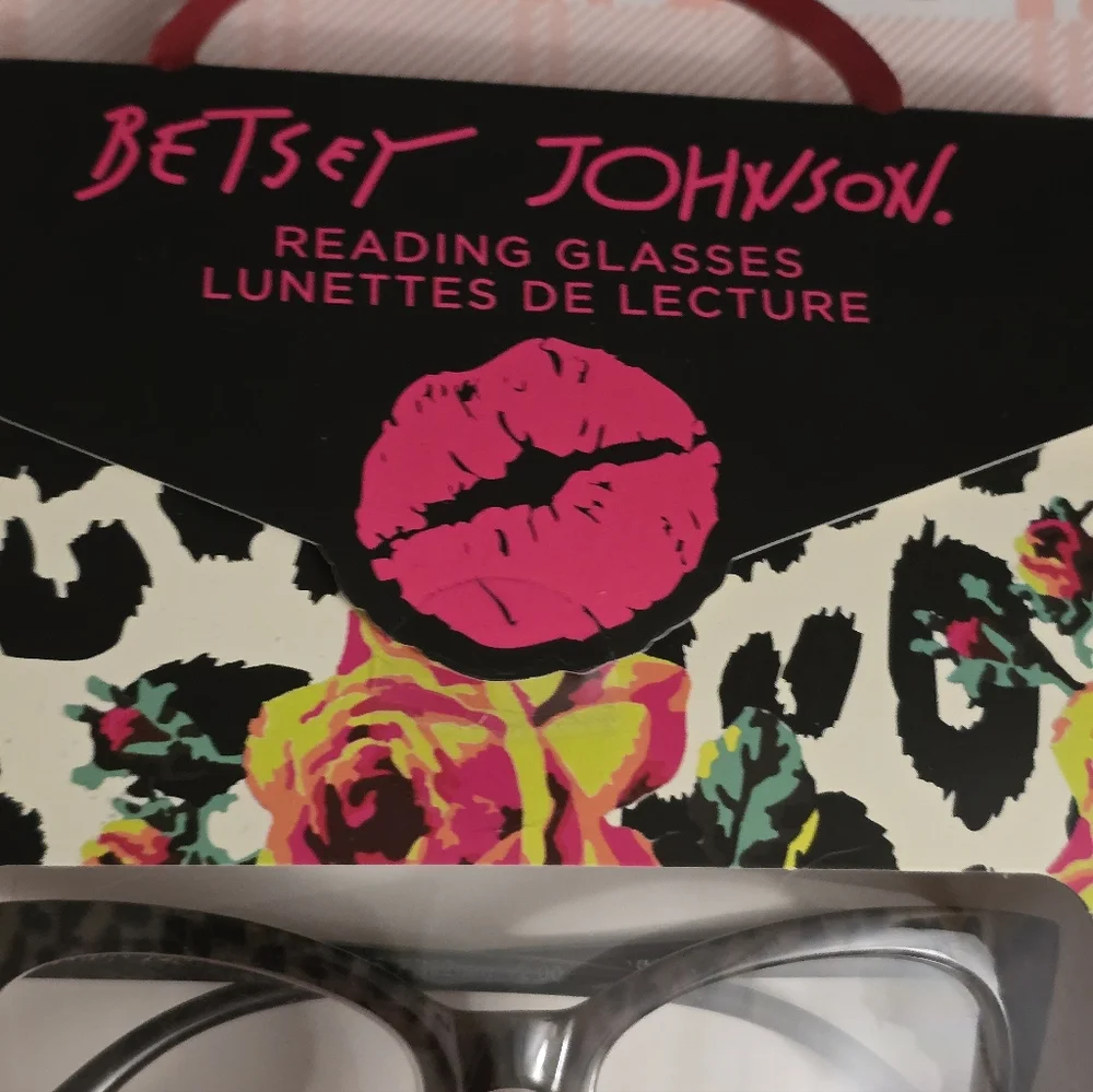 Betsey Johnson 3-pair cat-eye reading glasses set in +2.00 magnification NIB